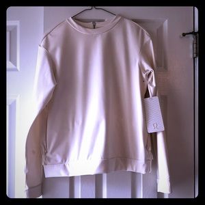 Lululemon departure top